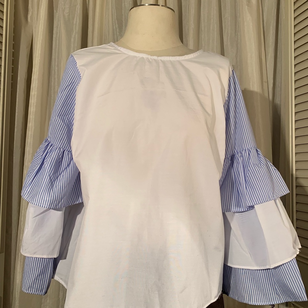 White blouse w/ stripe puffy sleeves
